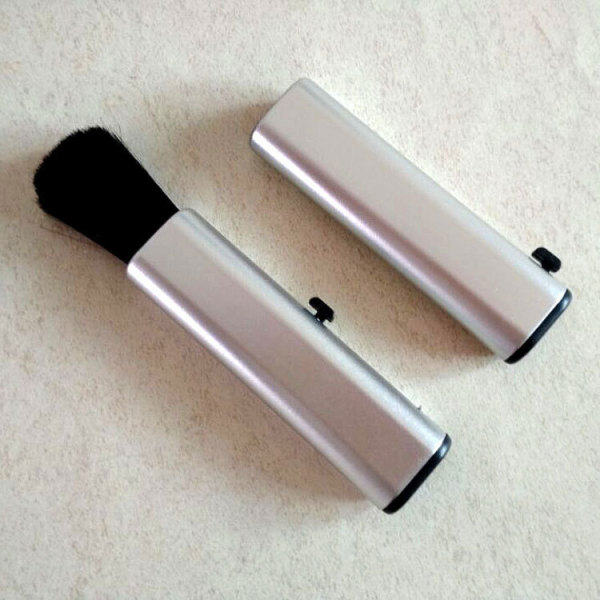 Retractable Cleaning Brush