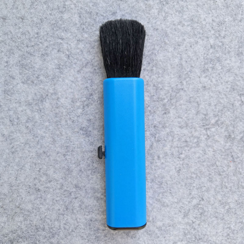 Retractable Cleaning Brush