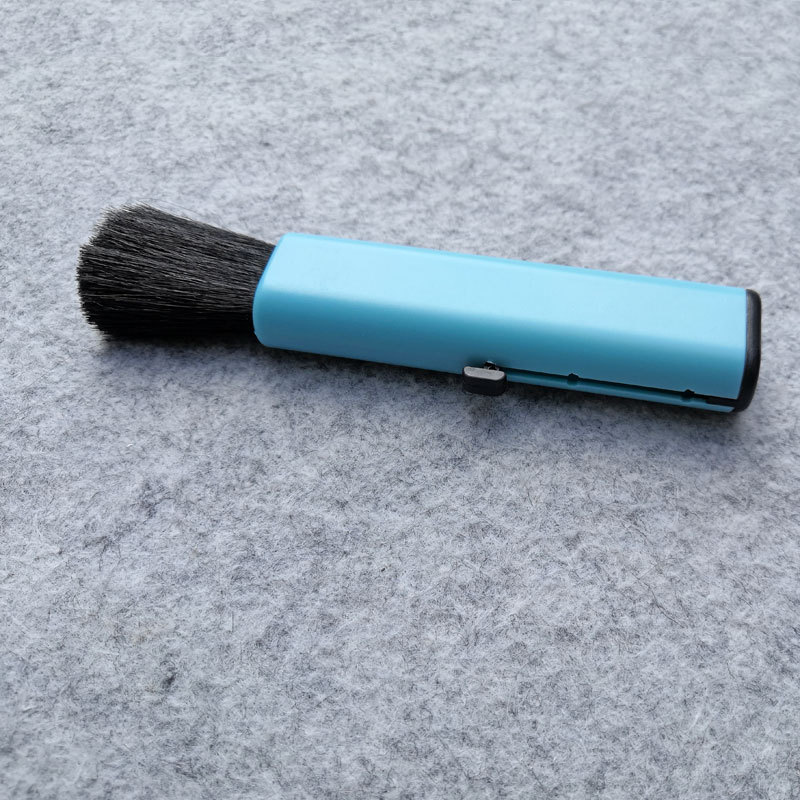 Retractable Cleaning Brush