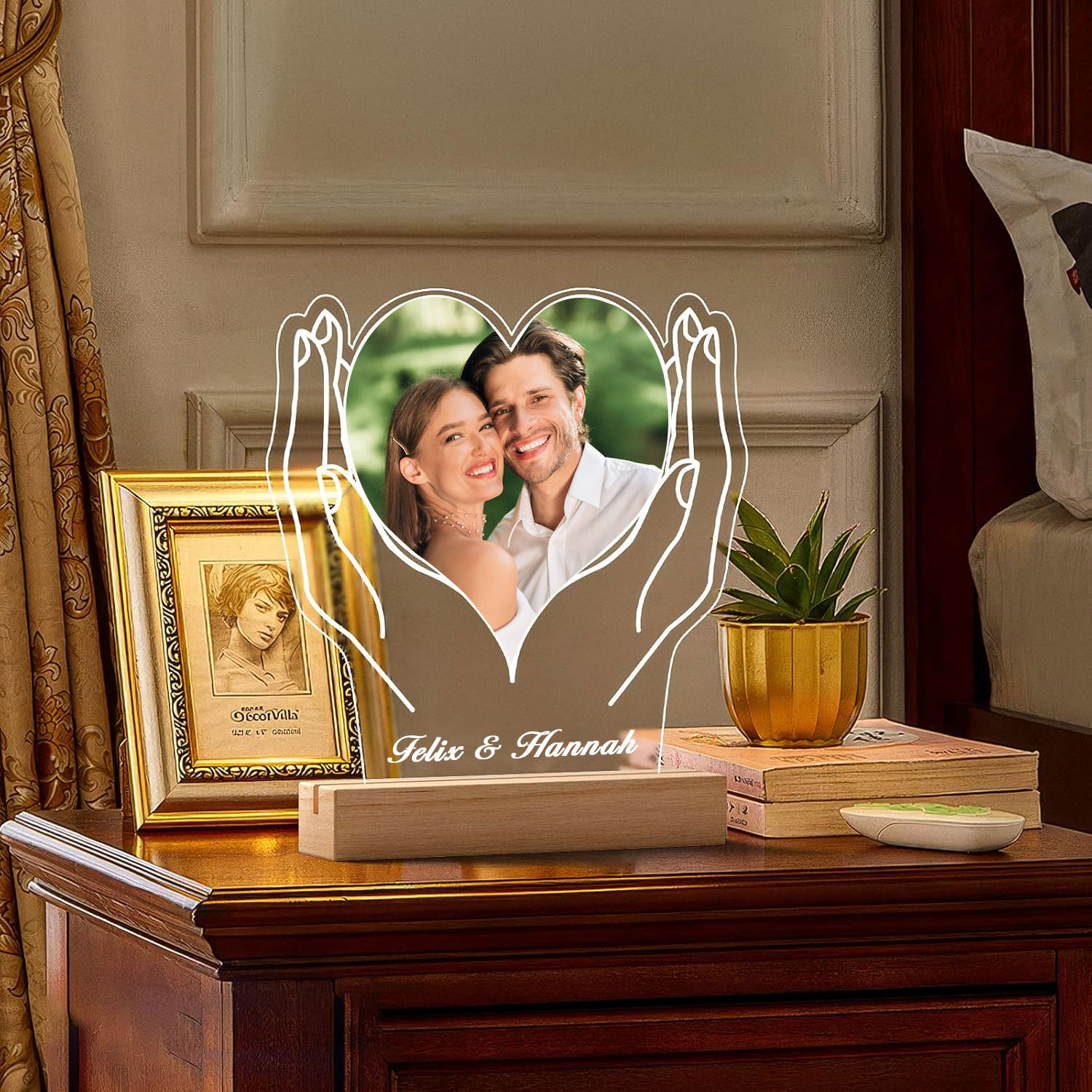 Personalisierte Foto und Text Herz in Händen Nachtlicht Jahrestagsgeschenk für Ihn