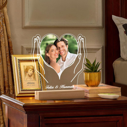 Personalisierte Foto und Text Herz in Händen Nachtlicht Jahrestagsgeschenk für Ihn