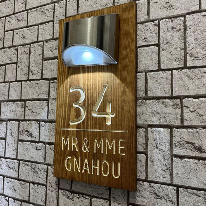 Solarbeleuchtete Personalisierte Hausnummerntafel Outdoor Wasserdicht LED Adressschild für Tür