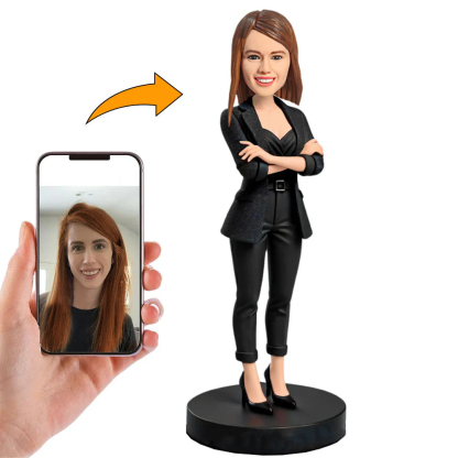 Handgefertigte Wackelköpfe Geschäftsfrau Im Schwarzen Anzug