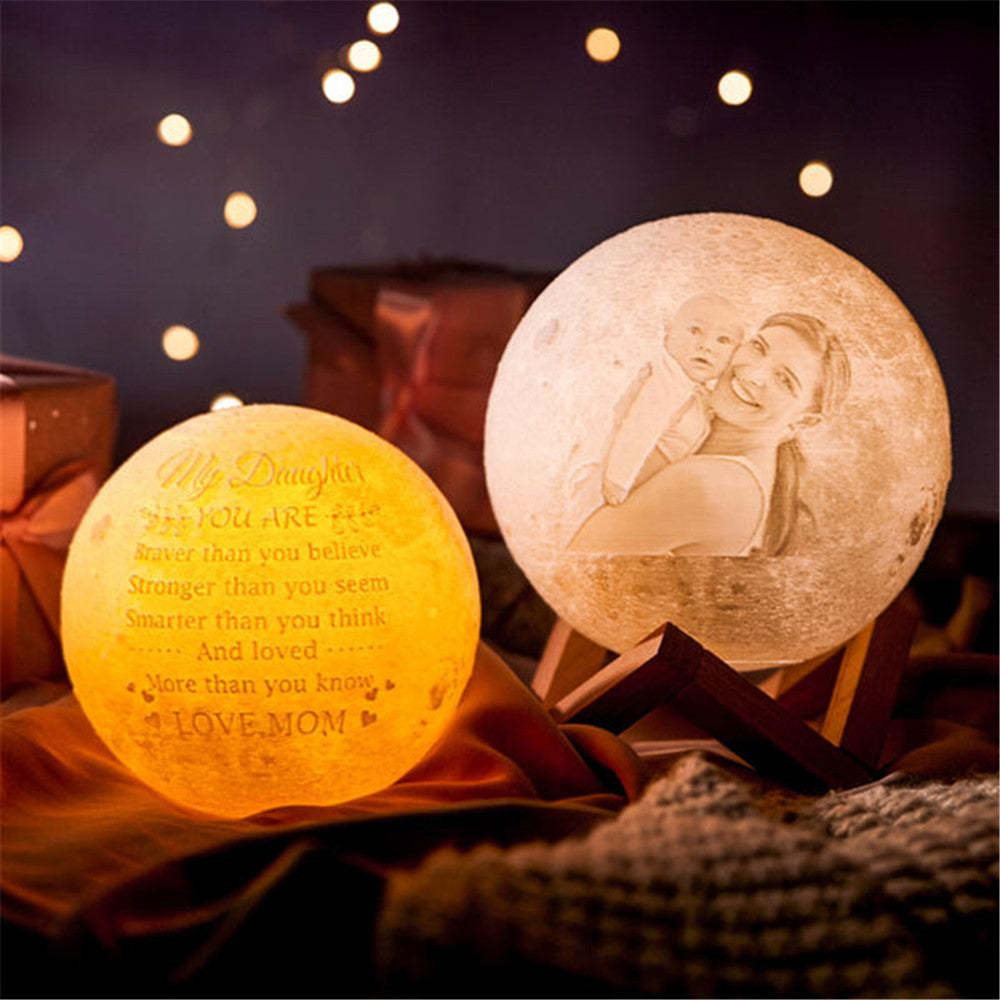 Personalisierte Foto Mondlampe 3D Gravierte Mondlicht mit Foto Zwei Farben Geschenk für Paare