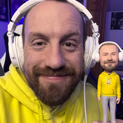 Vollständig Anpassbarer Wackelkopf Frau Und Haustier Mit Graviertem Text