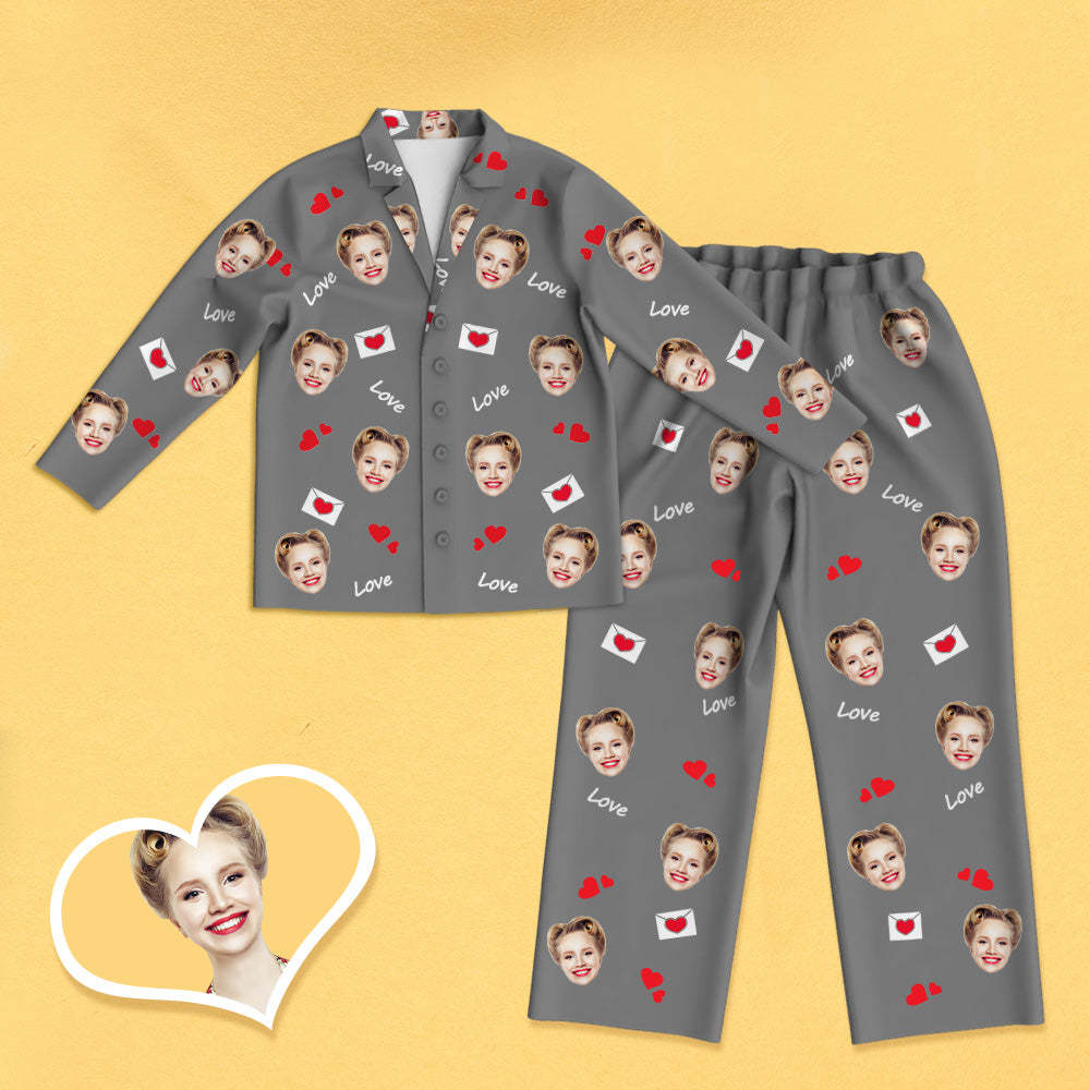 Weihnachtsgeschenk Personalisierter Schlafanzug mit Gesicht Foto und Rotem Herz Bequeme Nachtwäsche