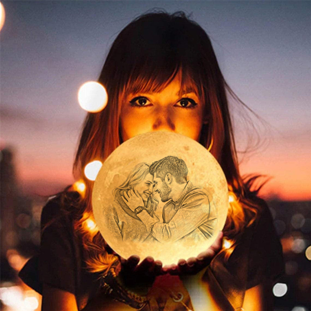Personalisierte Foto Mondlampe 3D Gravierte Mondlicht mit Foto Zwei Farben Geschenk für Paare