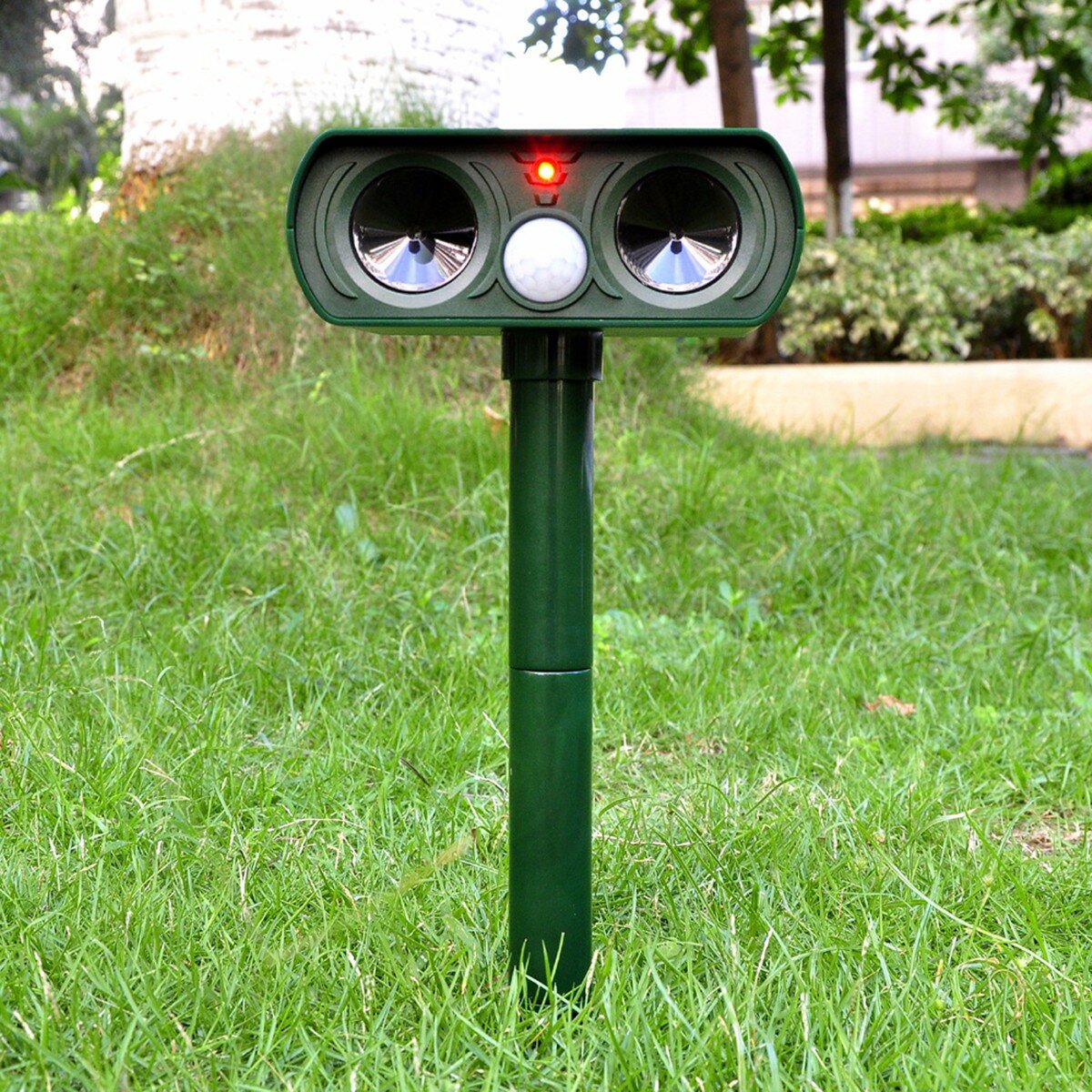 Ultrasonic Solar Power Pest Dog Repeller Repellent Cat Dog