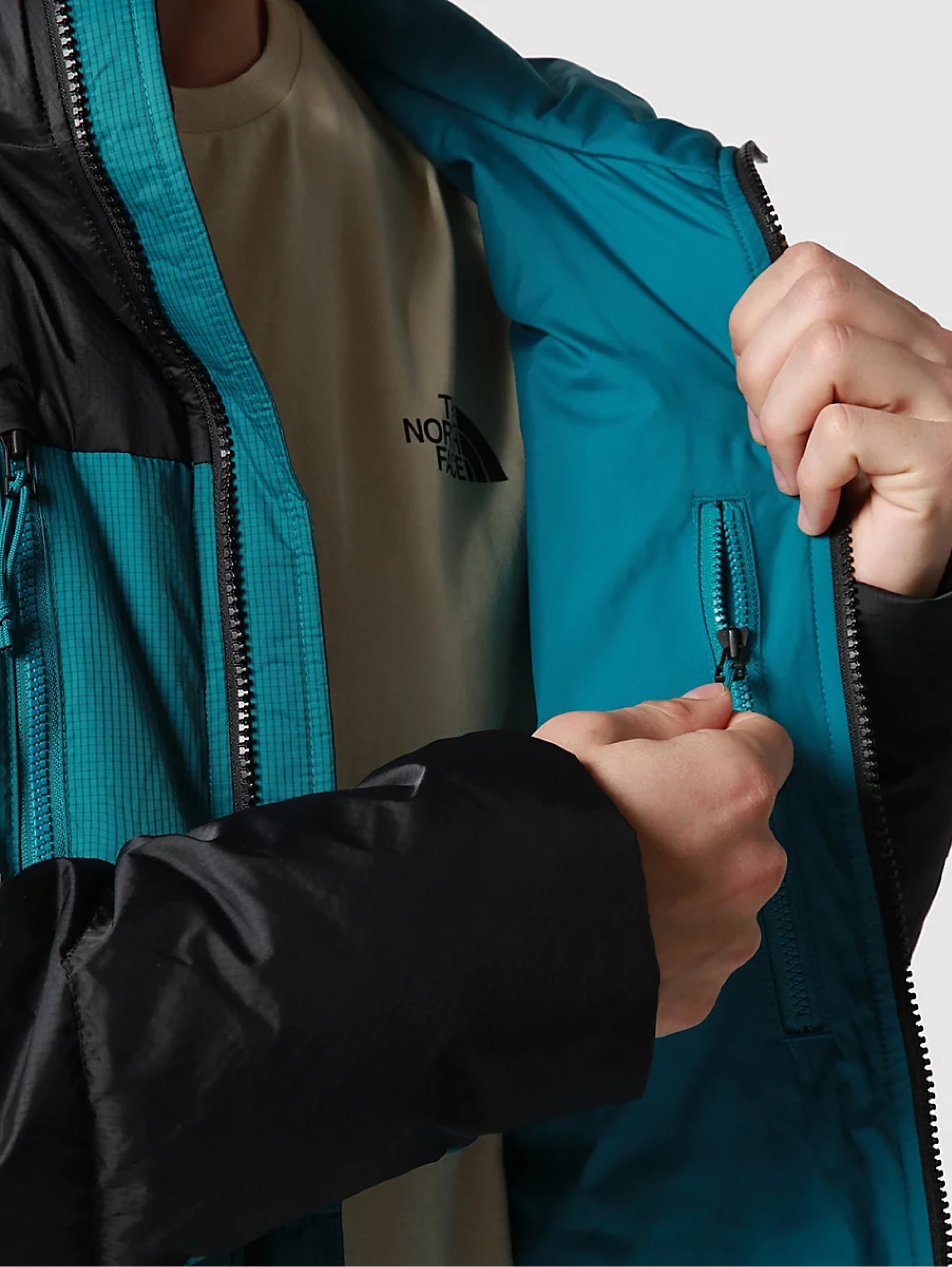 Harbor Blue Duvet with Sustainable Light Filling