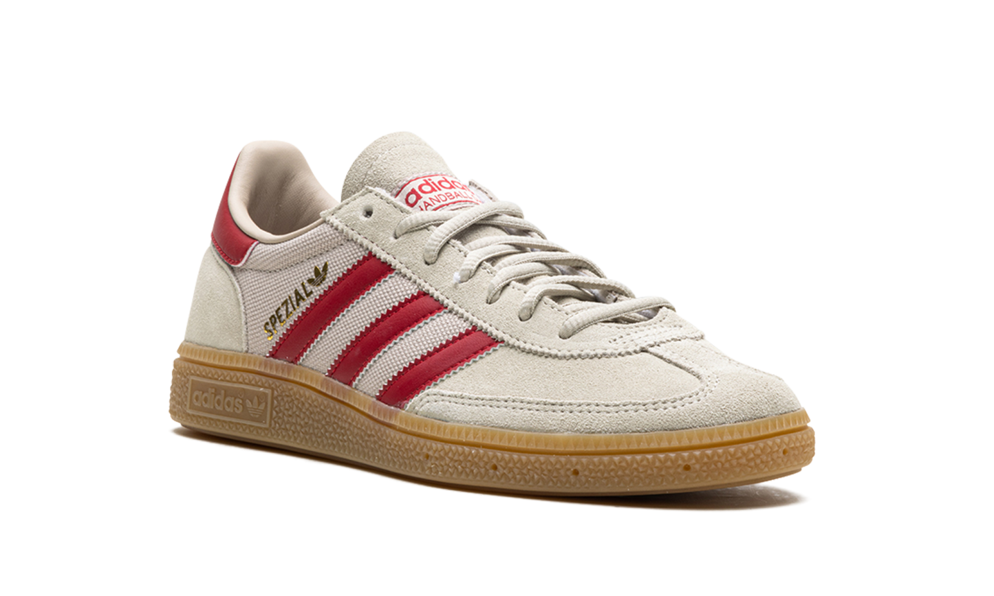 Handball Spezial "Putty Grey Team Victory Red Wonder Beige"