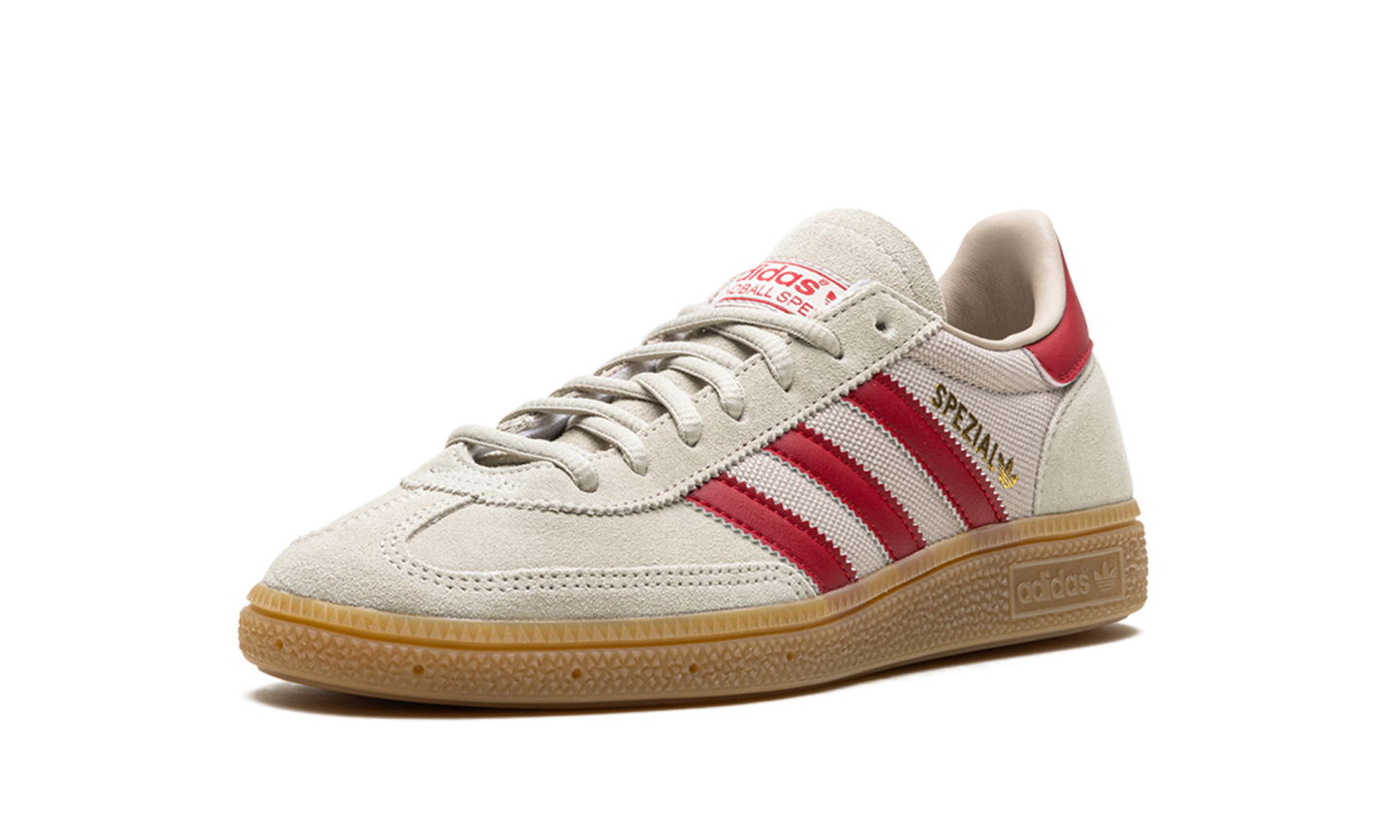 Handball Spezial "Putty Grey Team Victory Red Wonder Beige"