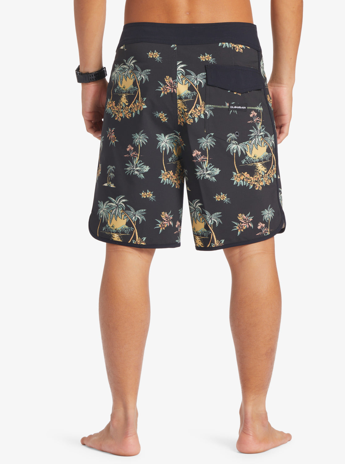 Surfsilk Scallop 19" Boardshorts - Black Palm Spritz