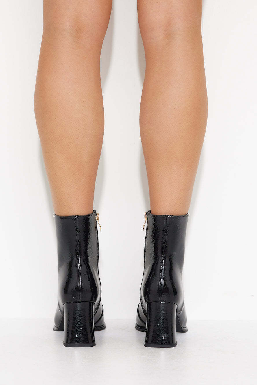 BILLINI Caden Ankle Boots Black Crinkle Patent