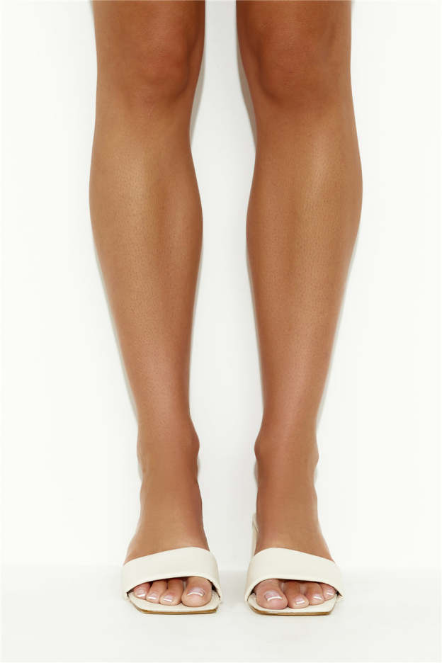 BILLINI Amira Heels Bone