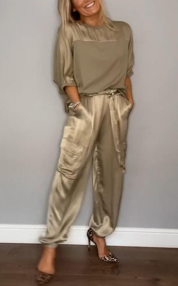 Women's Smooth Satin Half-sleeved Top and Pant Suit Two-piece