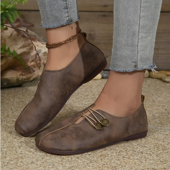 Women'S Soft Sole Round Toe Buckle Decoration Solid Color Casual Single Shoes