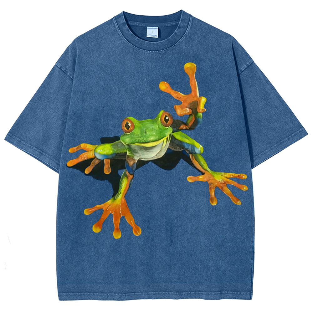 "Vibrant Tree Frog" Realistic Wildlife Washed T-Shirt