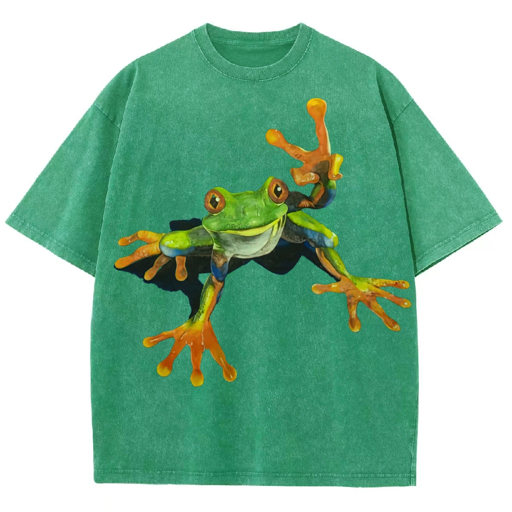 "Vibrant Tree Frog" Realistic Wildlife Washed T-Shirt