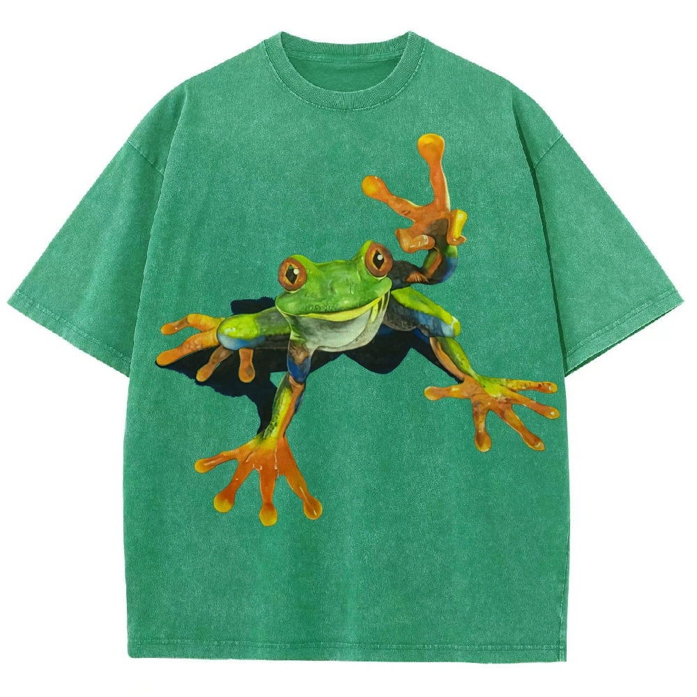 "Vibrant Tree Frog" Realistic Wildlife Washed T-Shirt