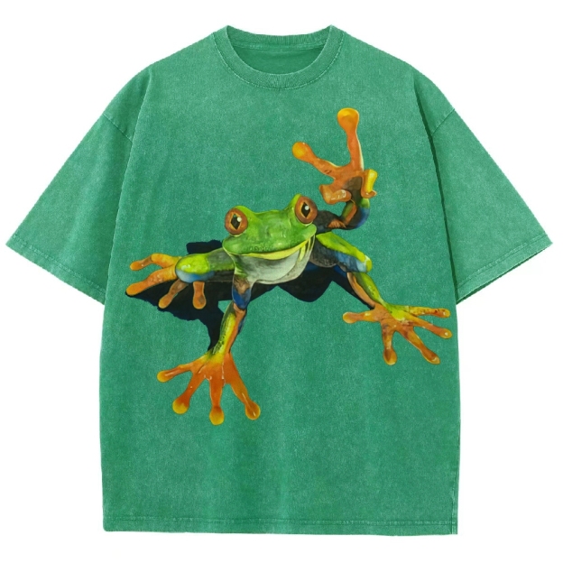 "Vibrant Tree Frog" Realistic Wildlife Washed T-Shirt
