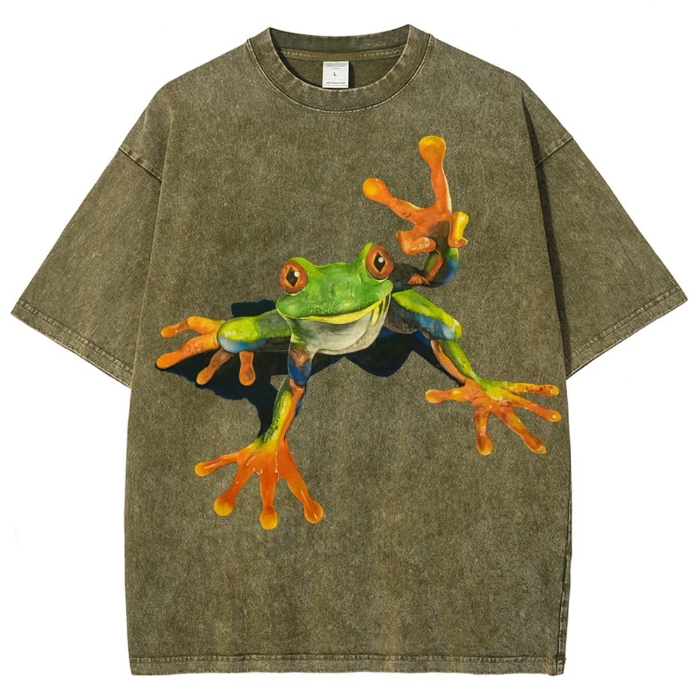 "Vibrant Tree Frog" Realistic Wildlife Washed T-Shirt