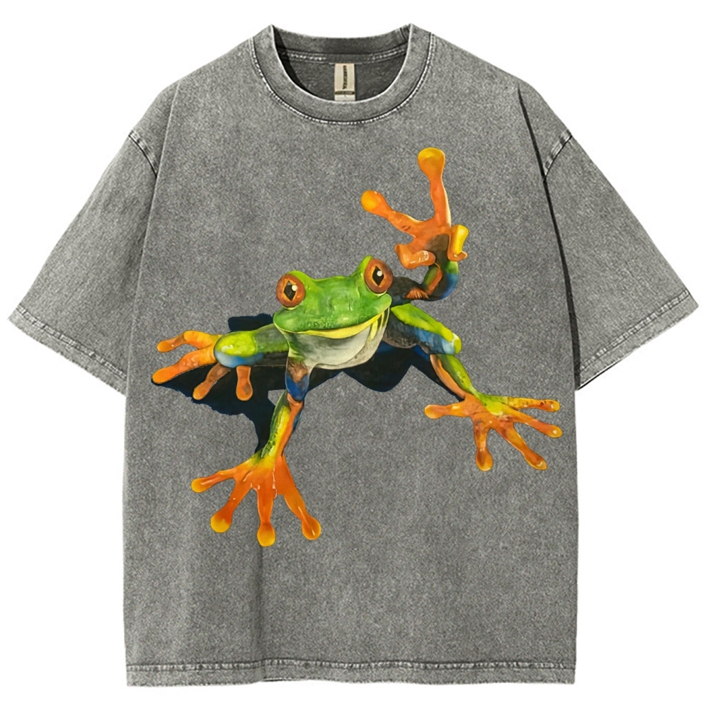 "Vibrant Tree Frog" Realistic Wildlife Washed T-Shirt