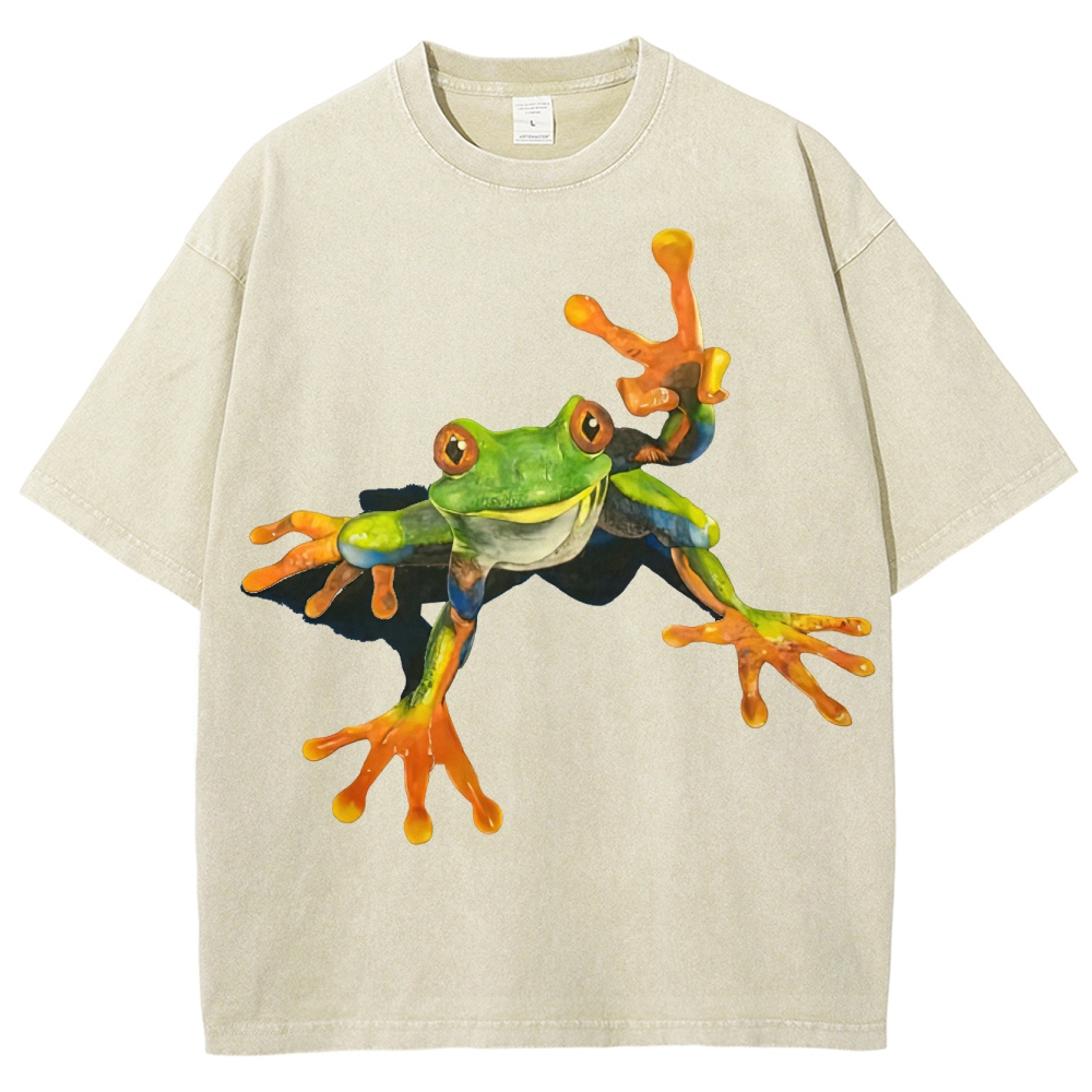 "Vibrant Tree Frog" Realistic Wildlife Washed T-Shirt