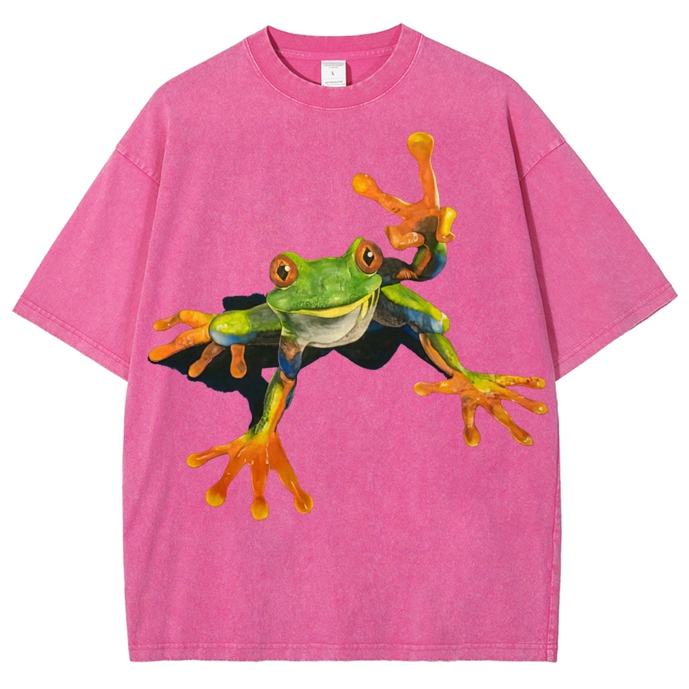 "Vibrant Tree Frog" Realistic Wildlife Washed T-Shirt