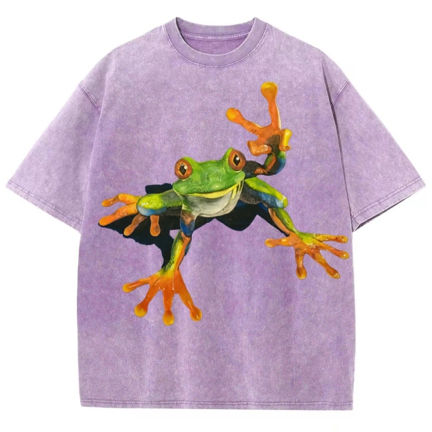 "Vibrant Tree Frog" Realistic Wildlife Washed T-Shirt