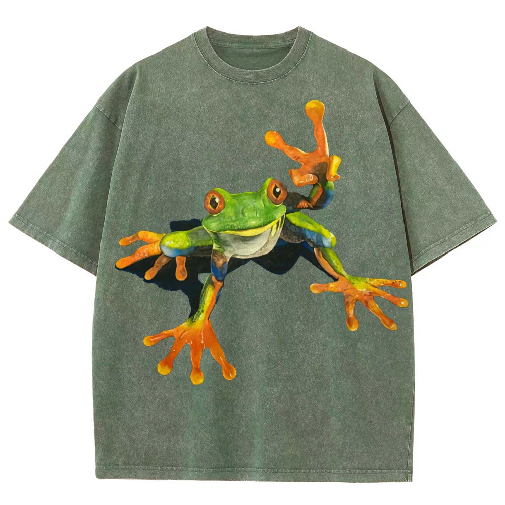 "Vibrant Tree Frog" Realistic Wildlife Washed T-Shirt