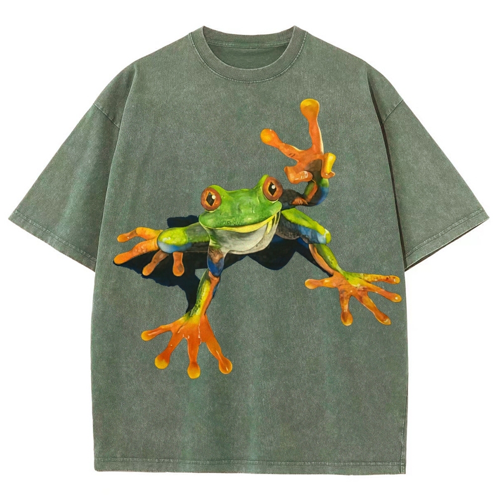 "Vibrant Tree Frog" Realistic Wildlife Washed T-Shirt