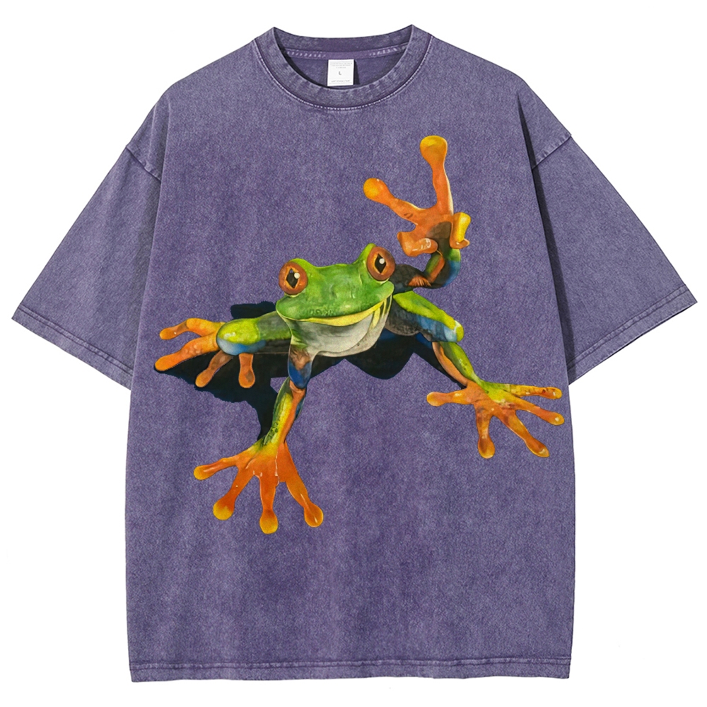 "Vibrant Tree Frog" Realistic Wildlife Washed T-Shirt