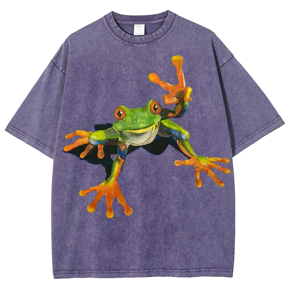 "Vibrant Tree Frog" Realistic Wildlife Washed T-Shirt