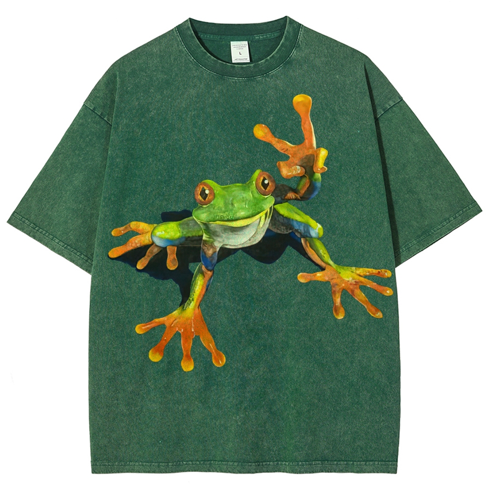 "Vibrant Tree Frog" Realistic Wildlife Washed T-Shirt