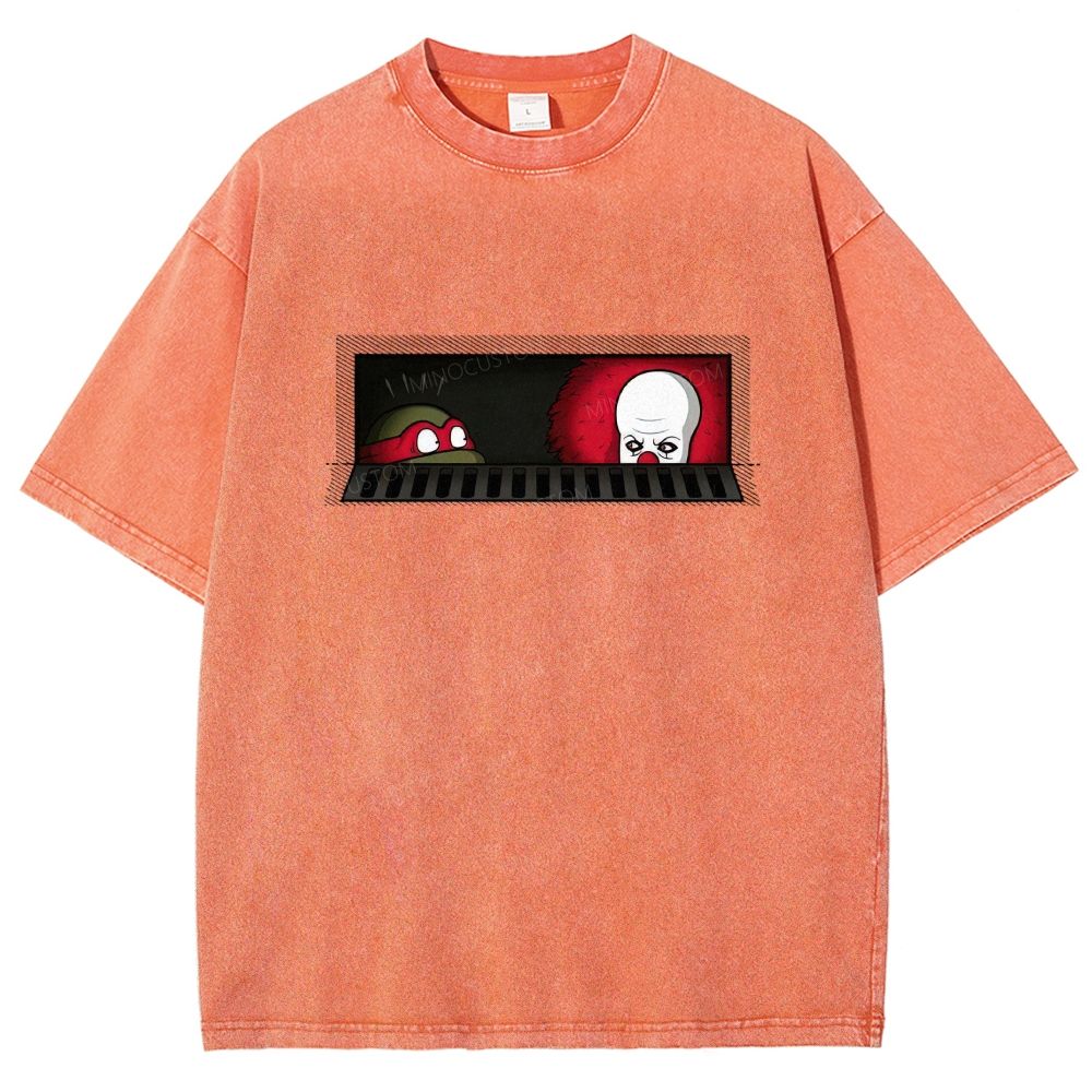 Dark Humor Comic Style Sewer Peeking Figure Graphic Washed T-shirt