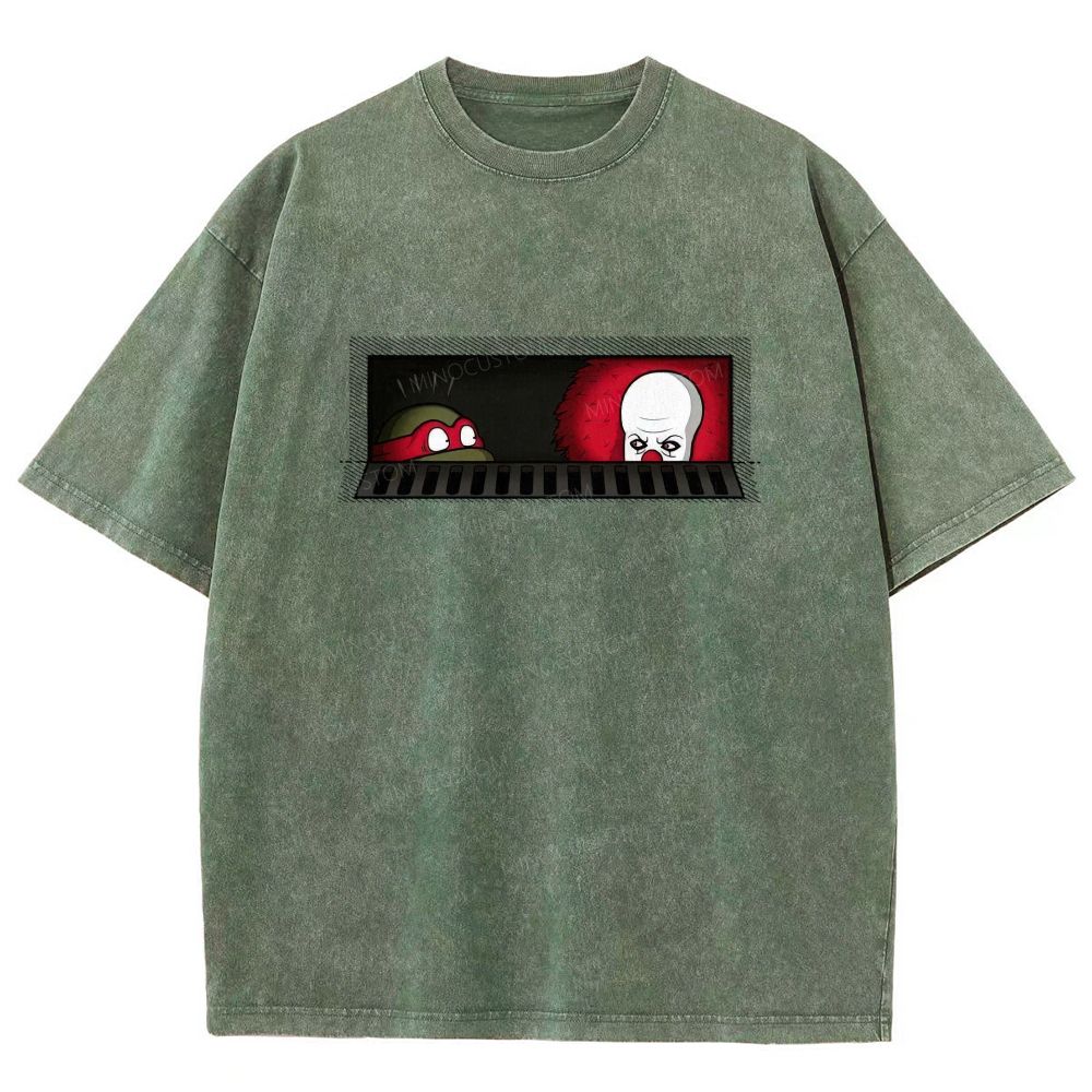 Dark Humor Comic Style Sewer Peeking Figure Graphic Washed T-shirt