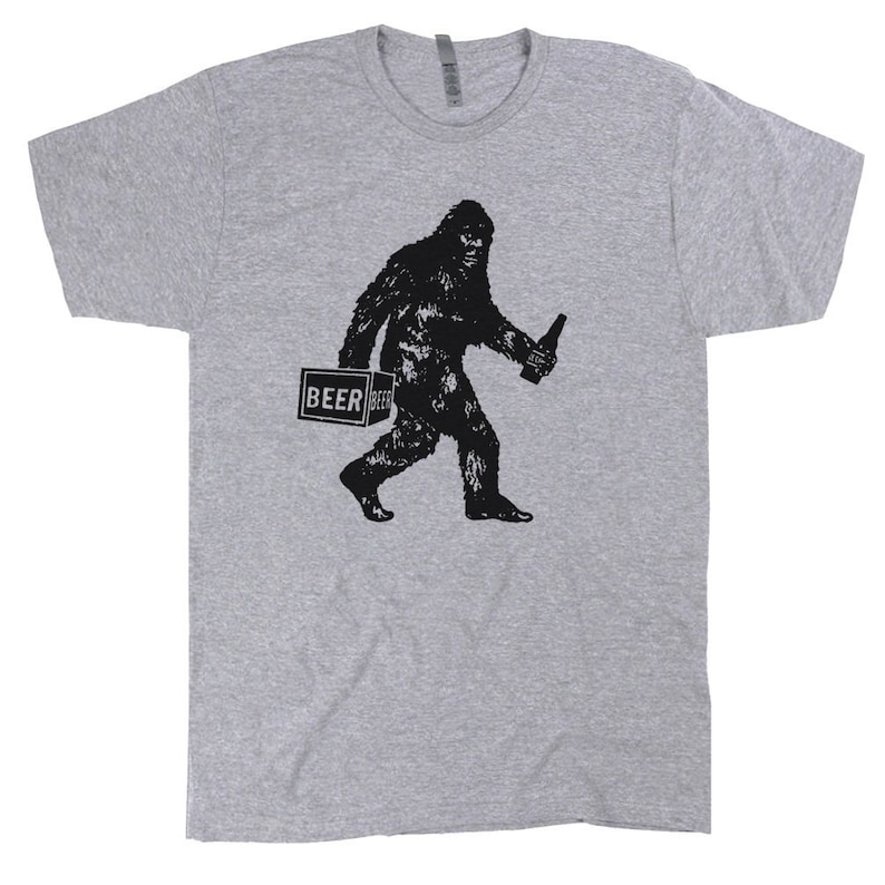 Bigfoot Drinking T-Shirt Vintage Alcohol Funny Men and Women