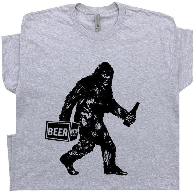 Bigfoot Drinking T-Shirt Vintage Alcohol Funny Men and Women