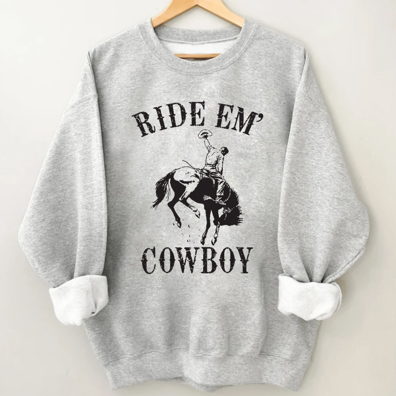 Cowboys taming wild horses EM' Sweatshirt