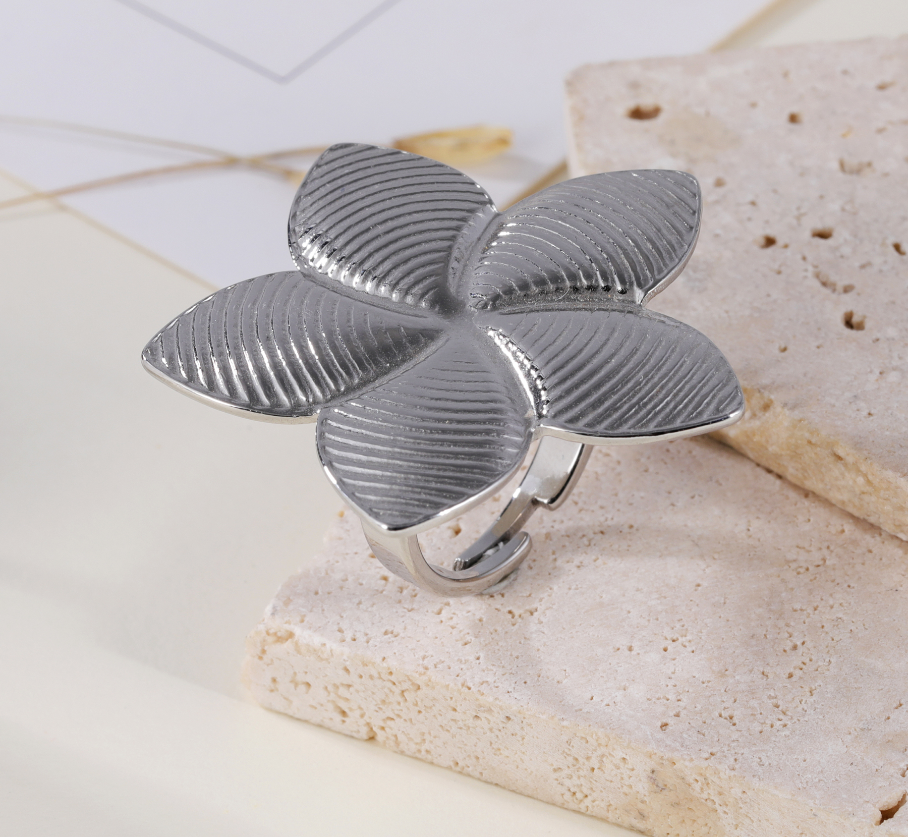 Artistic Petal Ring - Elegant Jewelry for Women | G005242-JinBaoJewerly