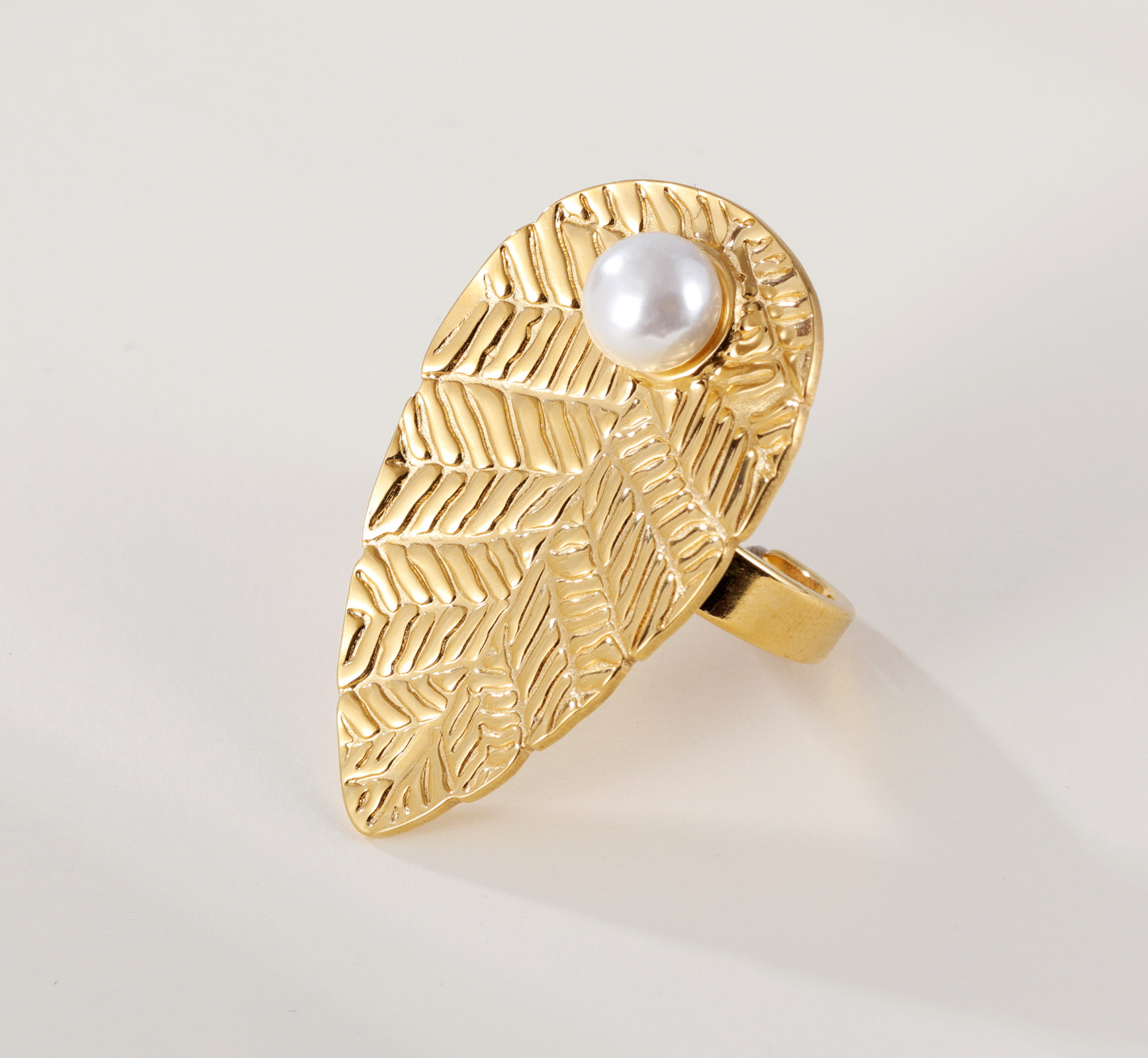 Elegant Nature-Inspired Pearl Leaf Ring - Fashion Jewelry for Women | G005438-JinBaoJewerly