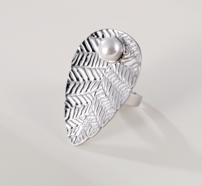 Elegant Nature-Inspired Pearl Leaf Ring - Fashion Jewelry for Women | G005438-JinBaoJewerly