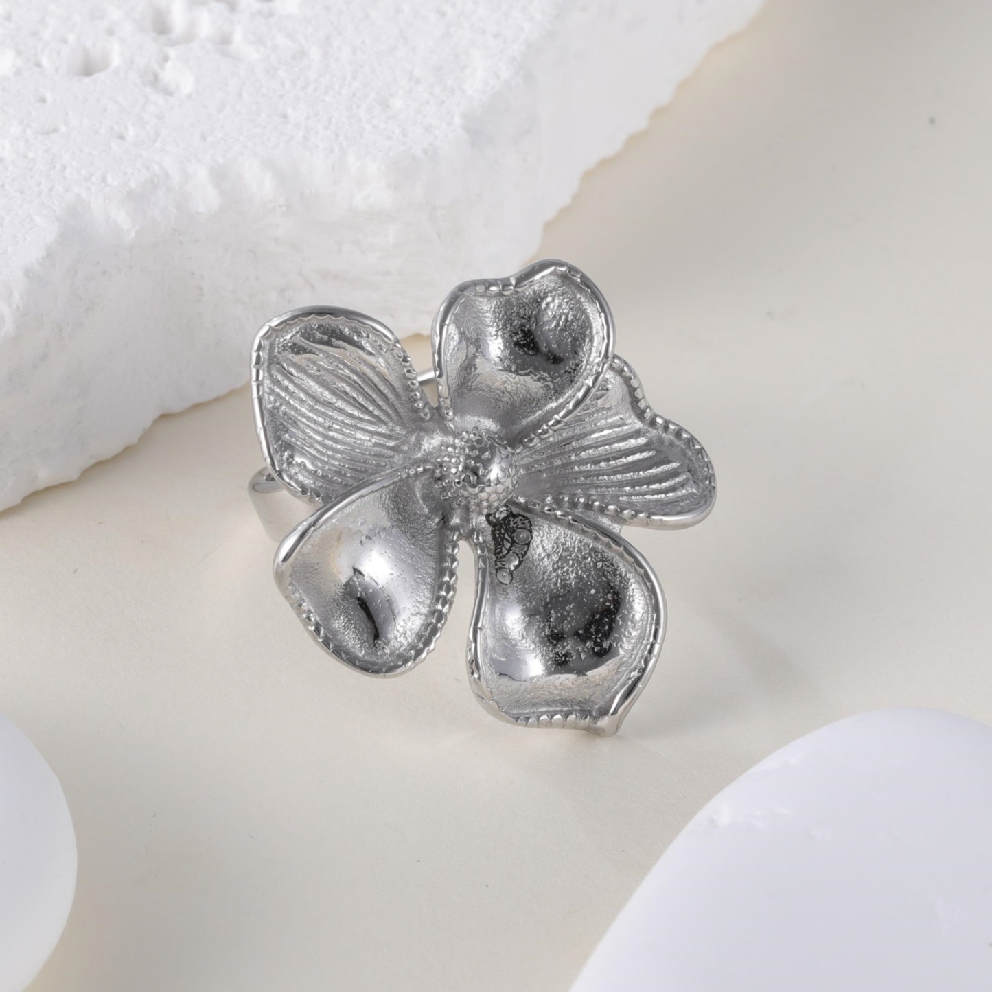 Elegant Flower Design Exquisite Female Stainless Steel Waterproof Ring丨G005765-JinBaoJewerly