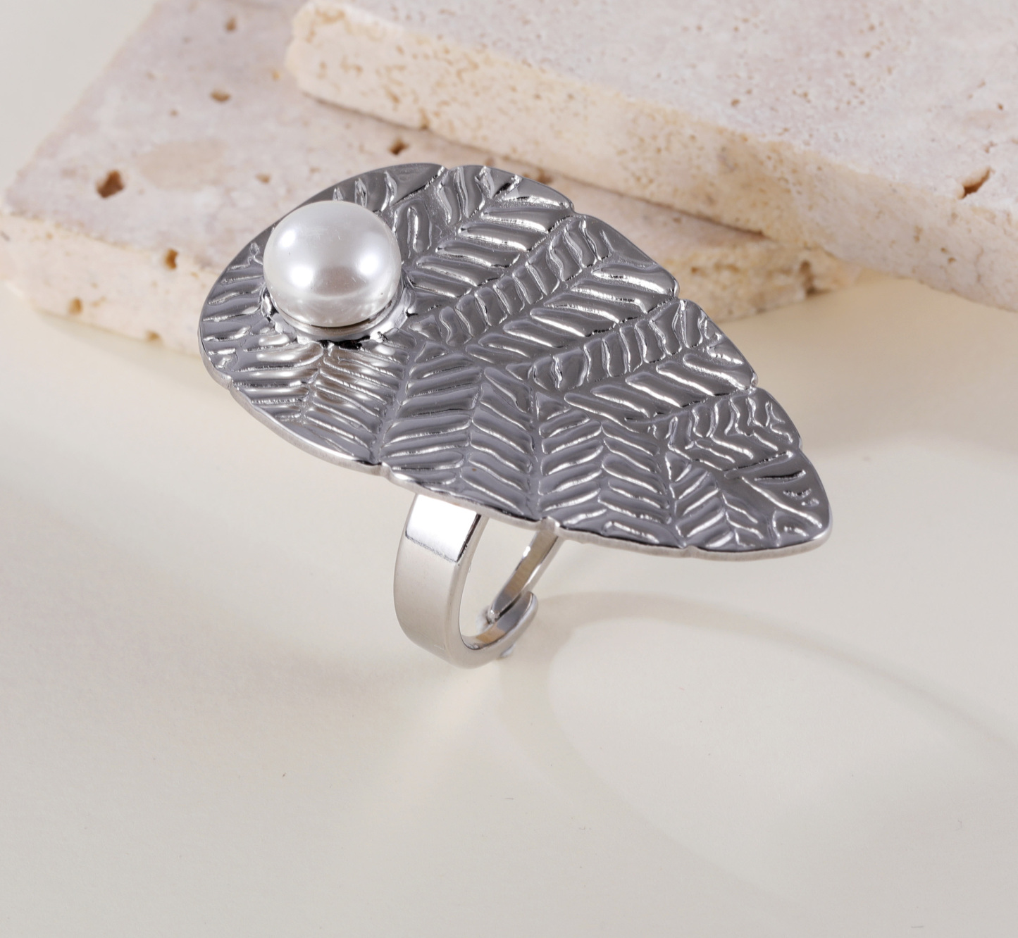 Elegant Nature-Inspired Pearl Leaf Ring - Fashion Jewelry for Women | G005438-JinBaoJewerly