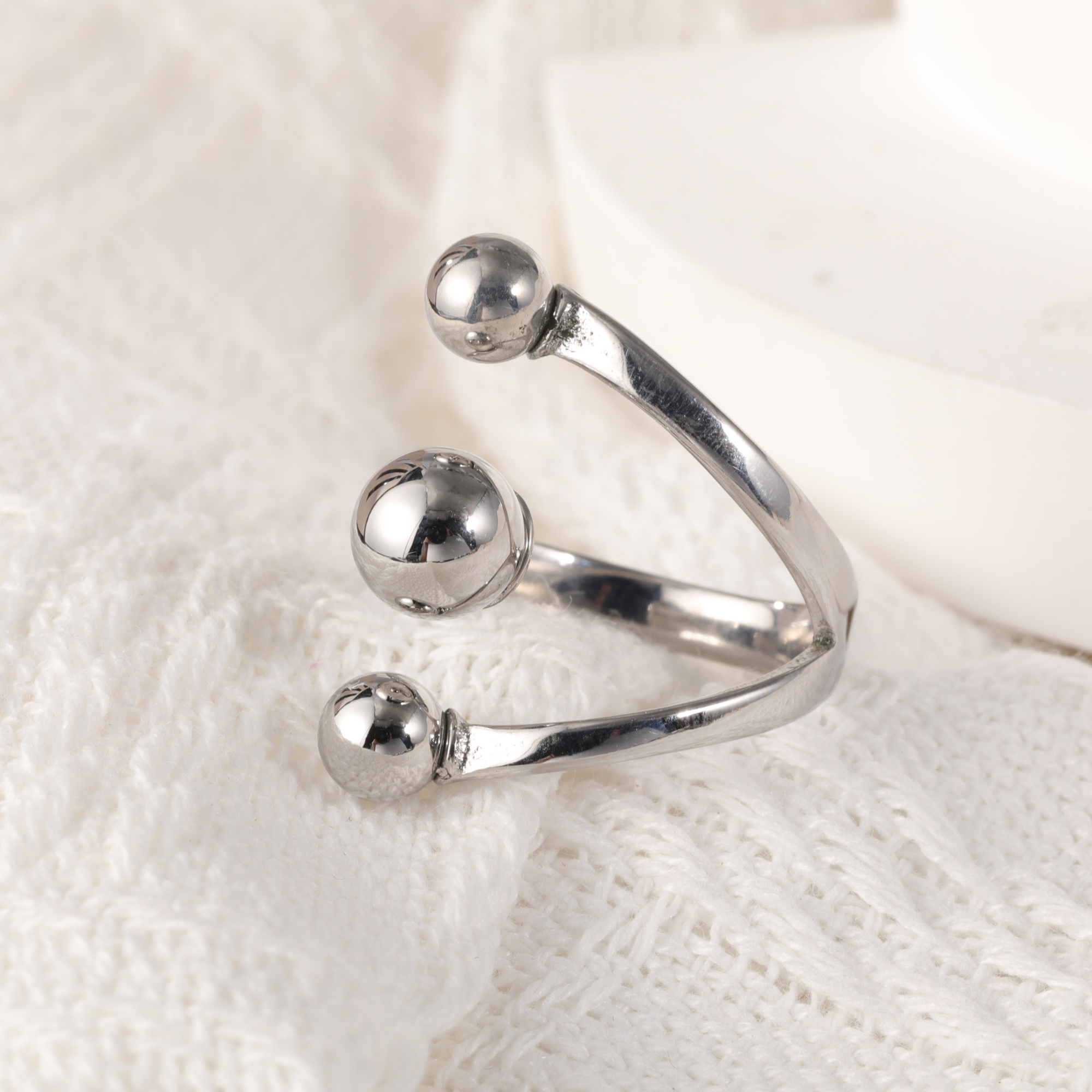 Modern Stainless Steel Cluster Ring with Multiple Spheres Women Ring丨G00838