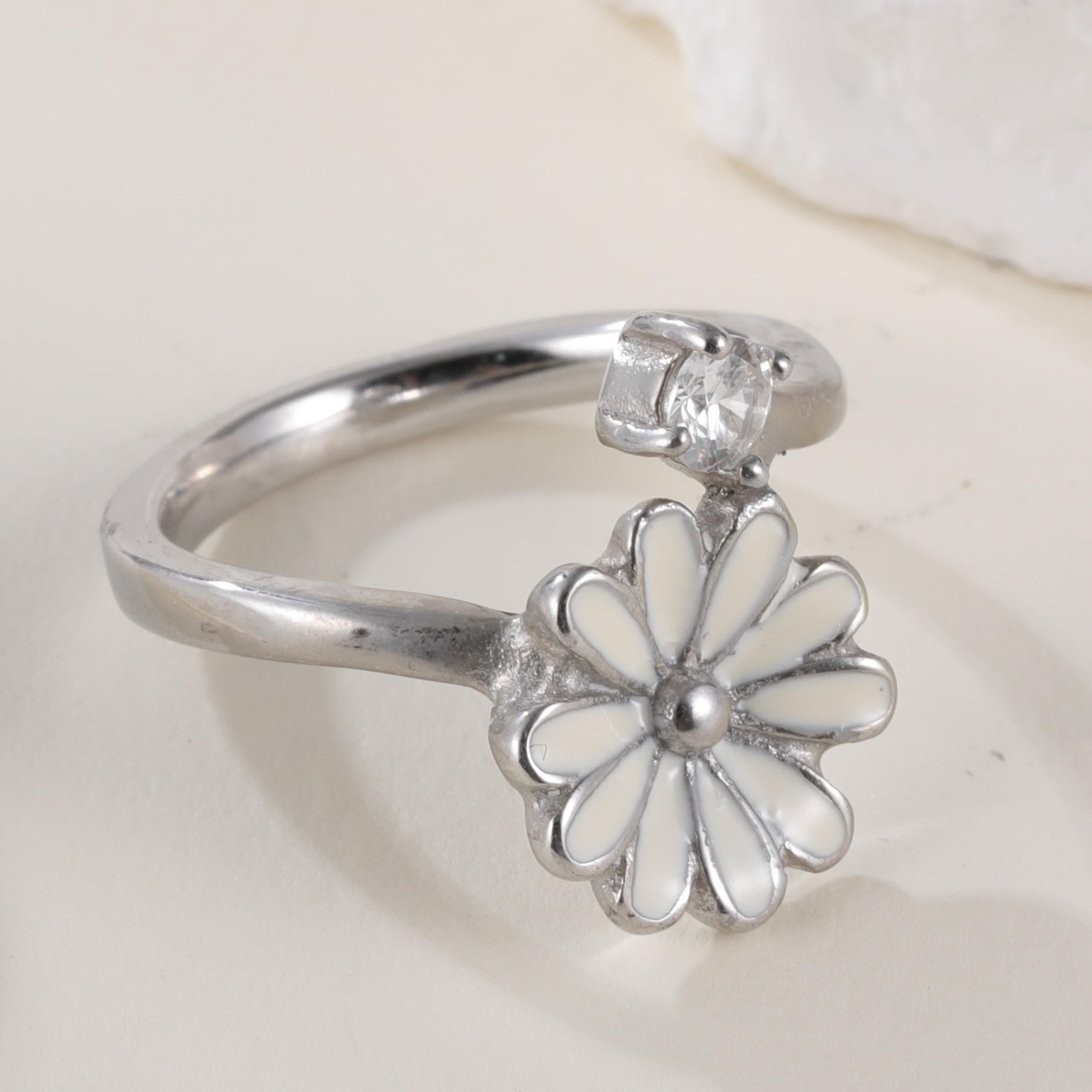 White Chick Chrysanthemum Petals Inlaid With Diamonds Us#4 Ultra-Small Stainless Steel Women's Ring丨K0784-JinBaoJewerly