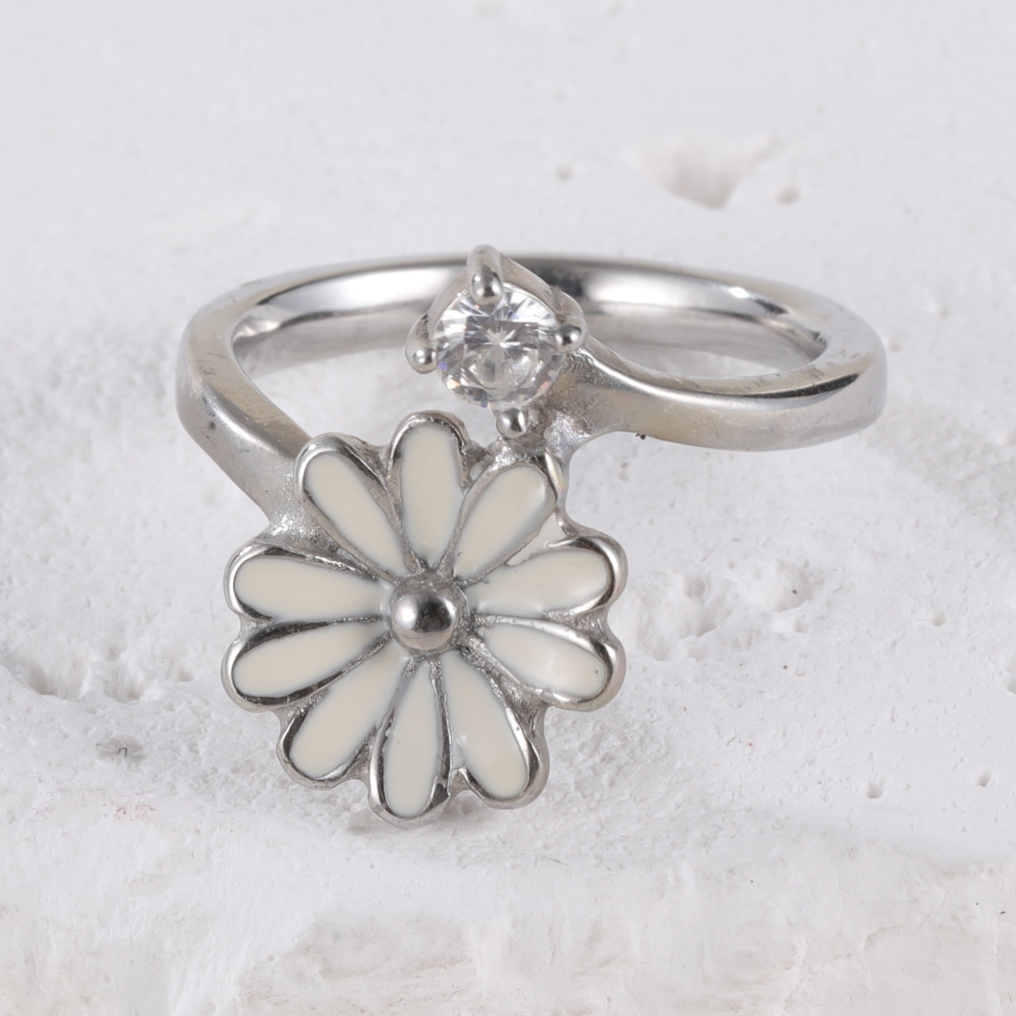 White Chick Chrysanthemum Petals Inlaid With Diamonds Us#4 Ultra-Small Stainless Steel Women's Ring丨K0784-JinBaoJewerly