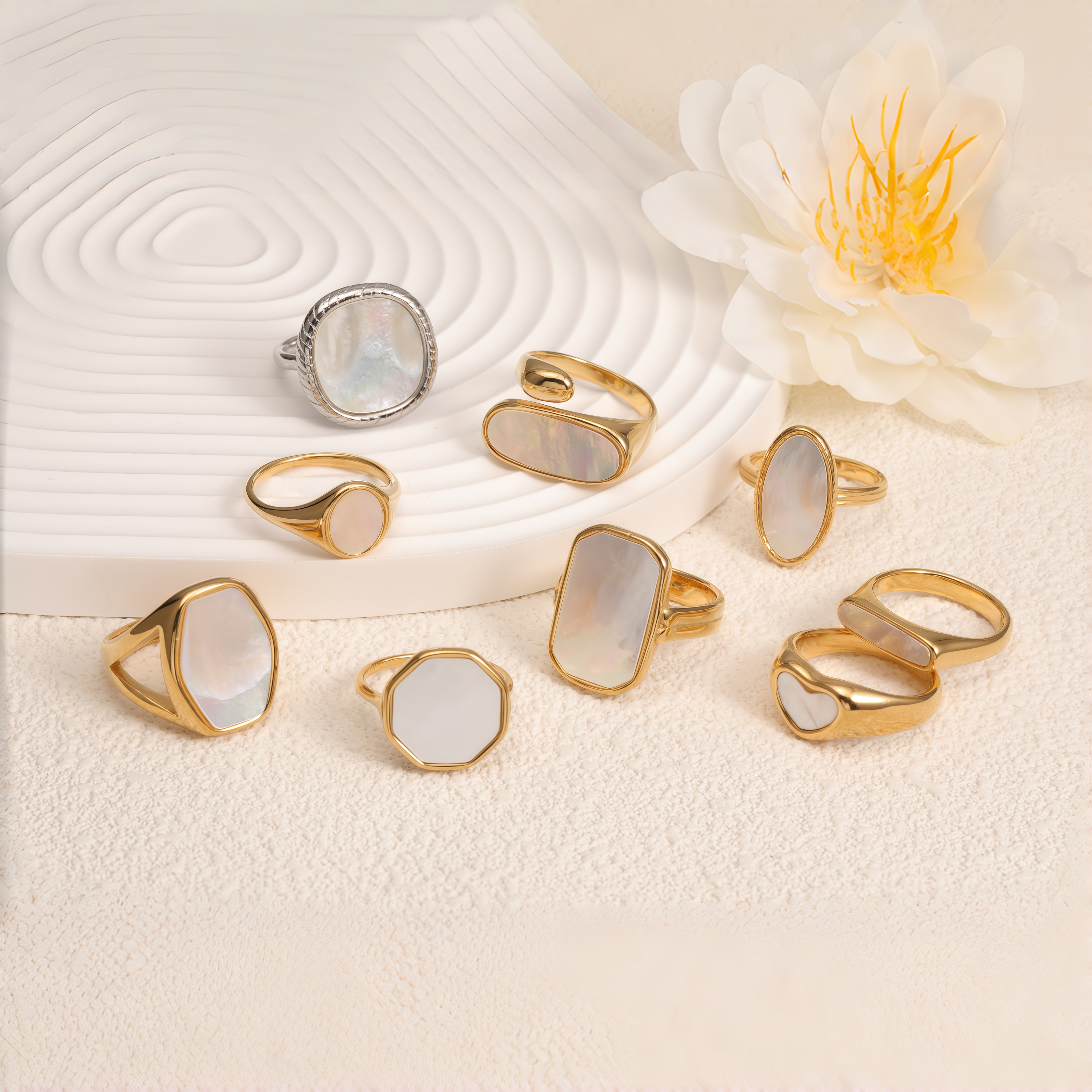 Metallic Texture Mother - of - Pearl Ring Set - Trendy and Versatile Unisex Accessory