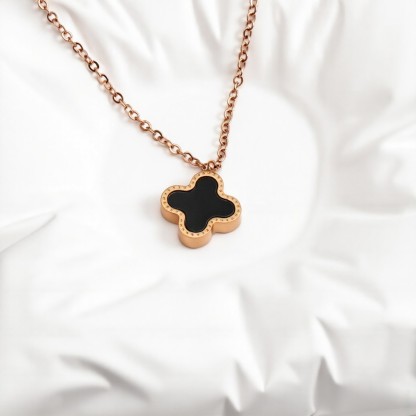 Rose Gold Tone Clover / Quatrefoil Pendant Necklace