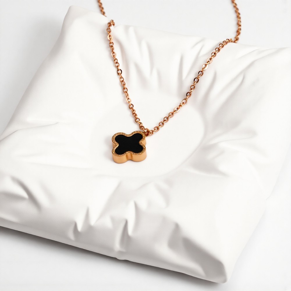 Rose Gold Tone Clover / Quatrefoil Pendant Necklace